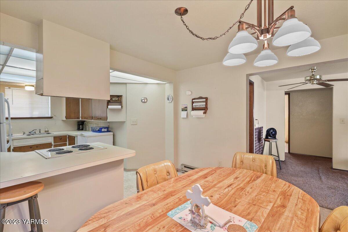 1104 S Landon Ave