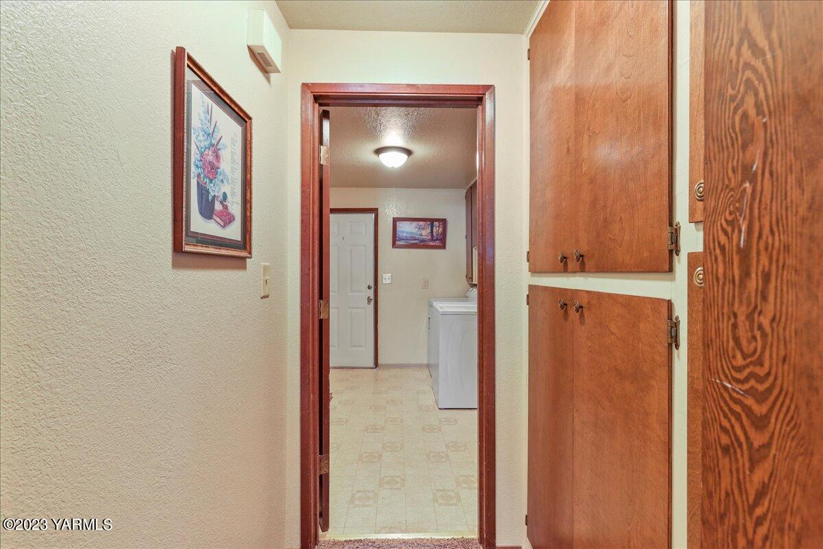 1104 S Landon Ave