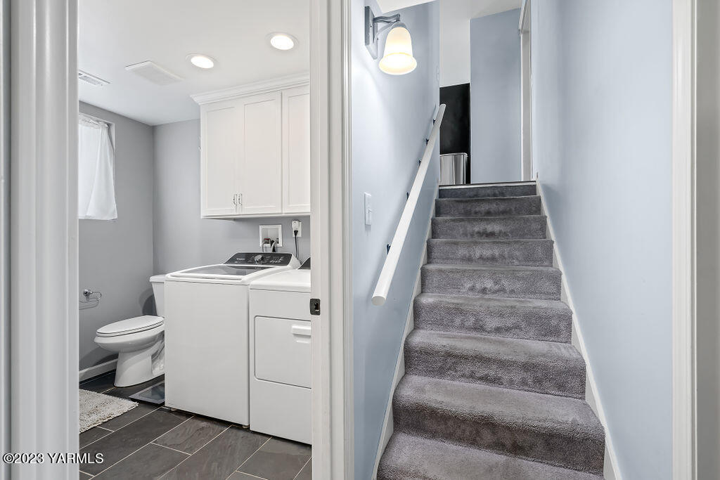 211 S 65th Ave