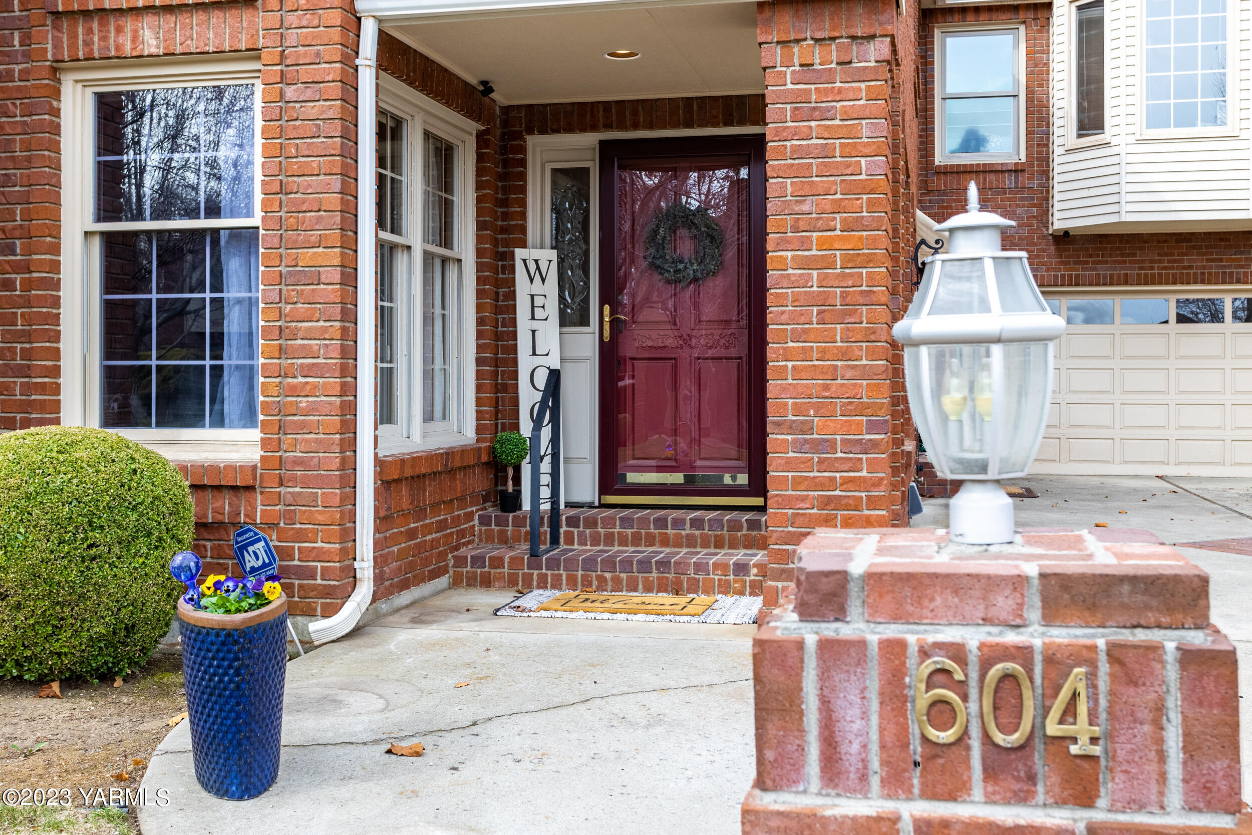 604 Bellevue Pl