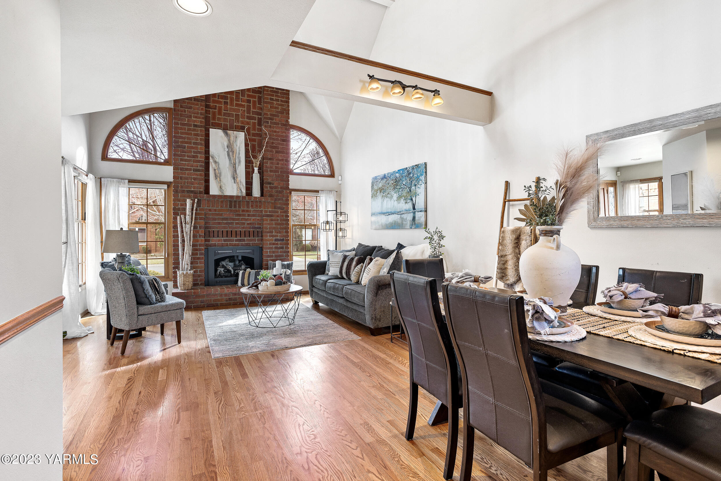 604 Bellevue Pl