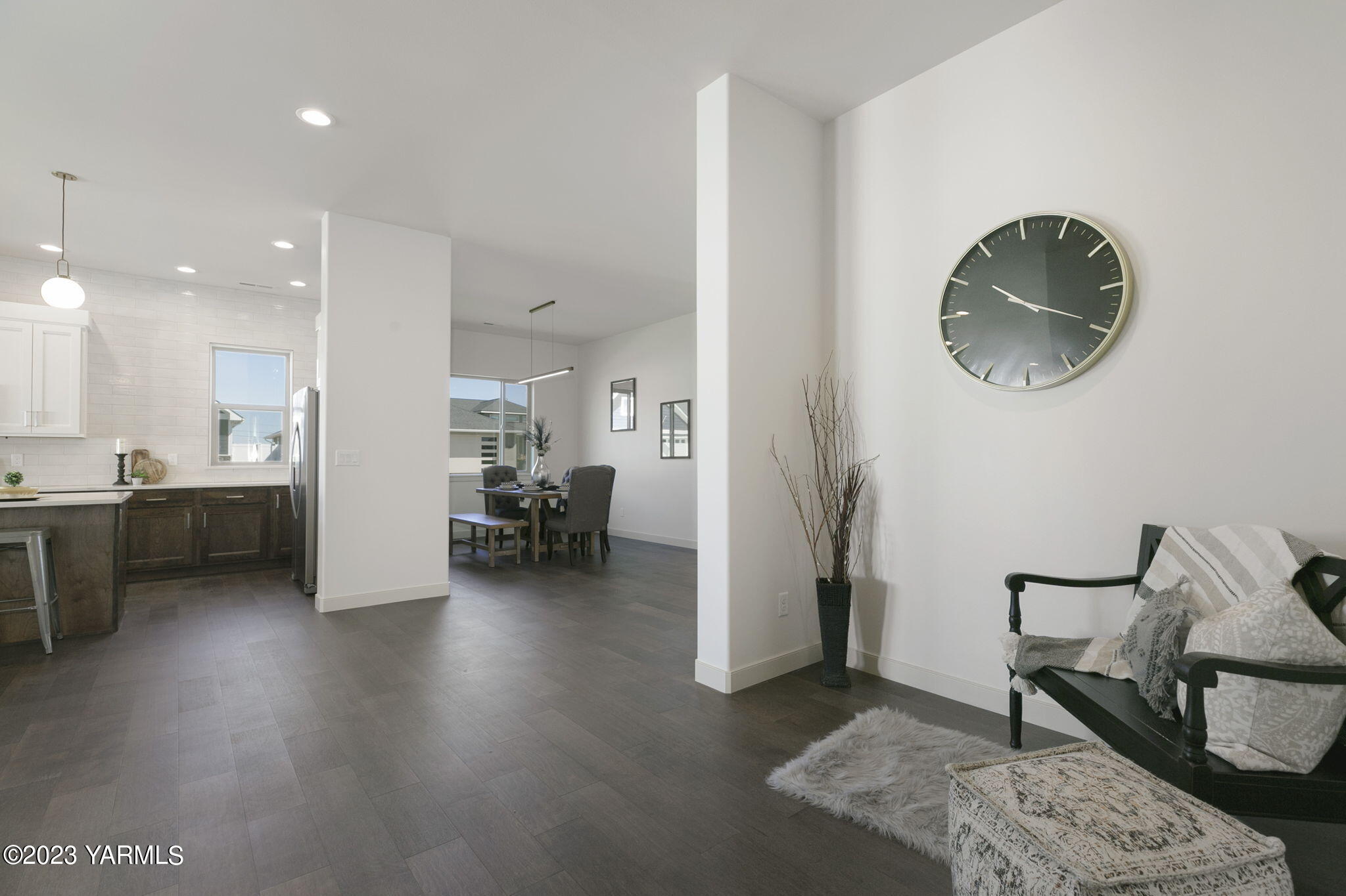 2104 S 73rd Ave