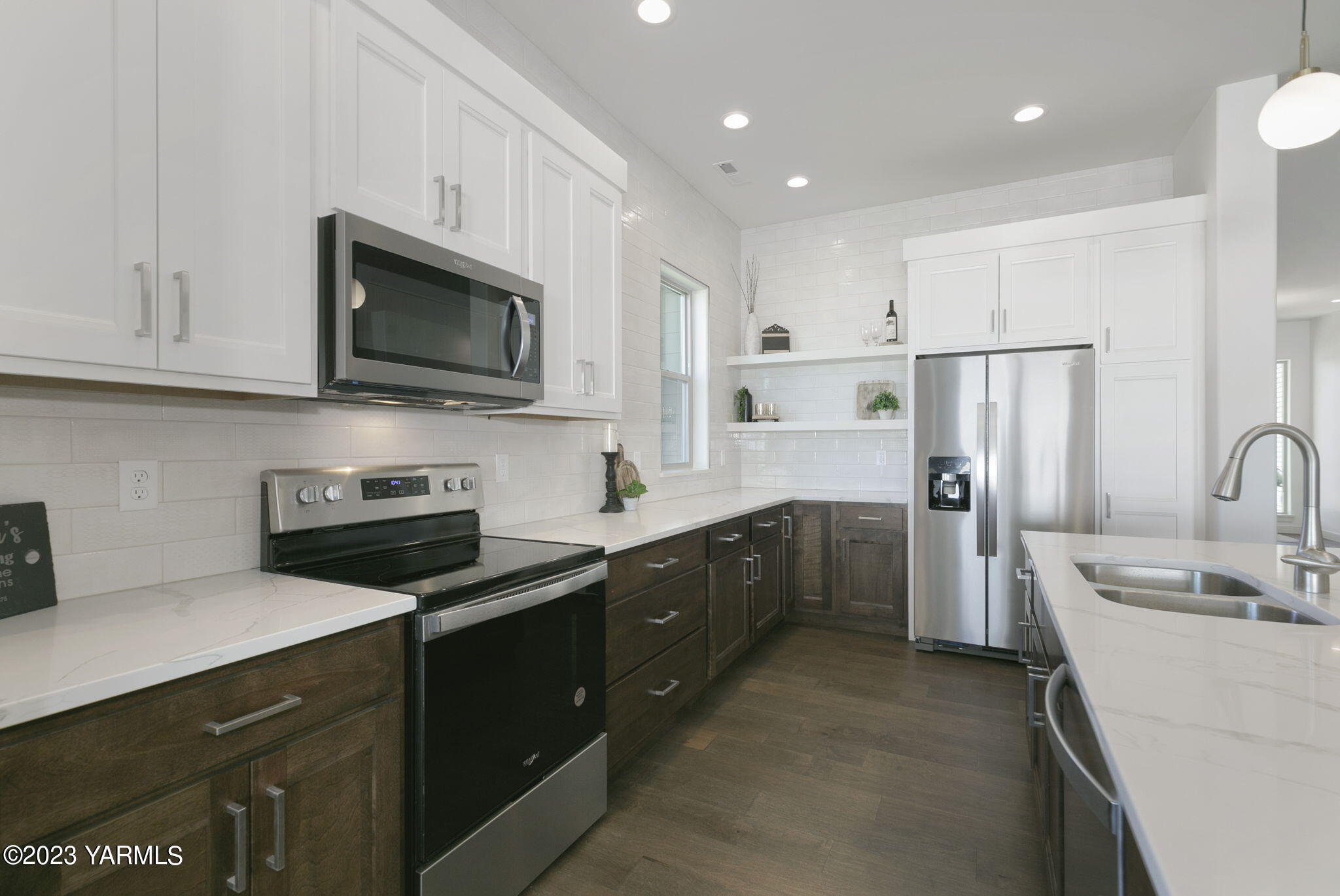2104 S 73rd Ave