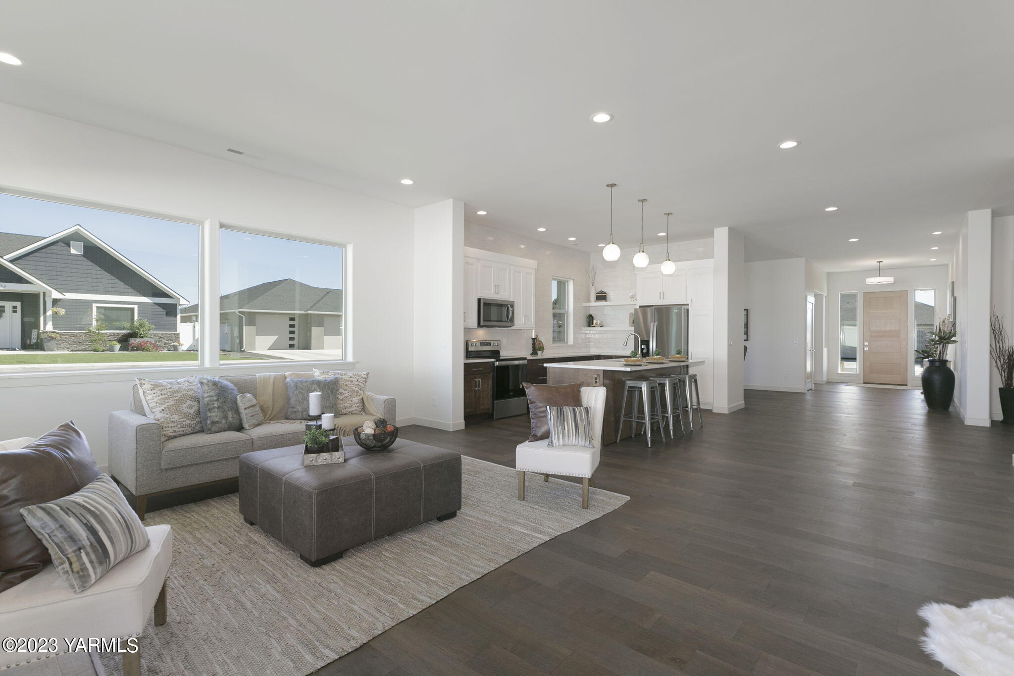 2104 S 73rd Ave