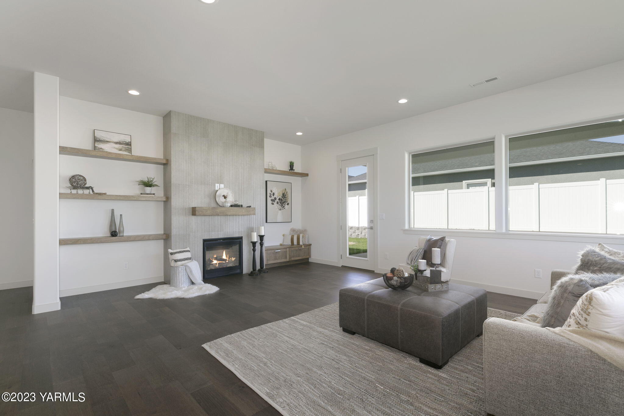 2104 S 73rd Ave