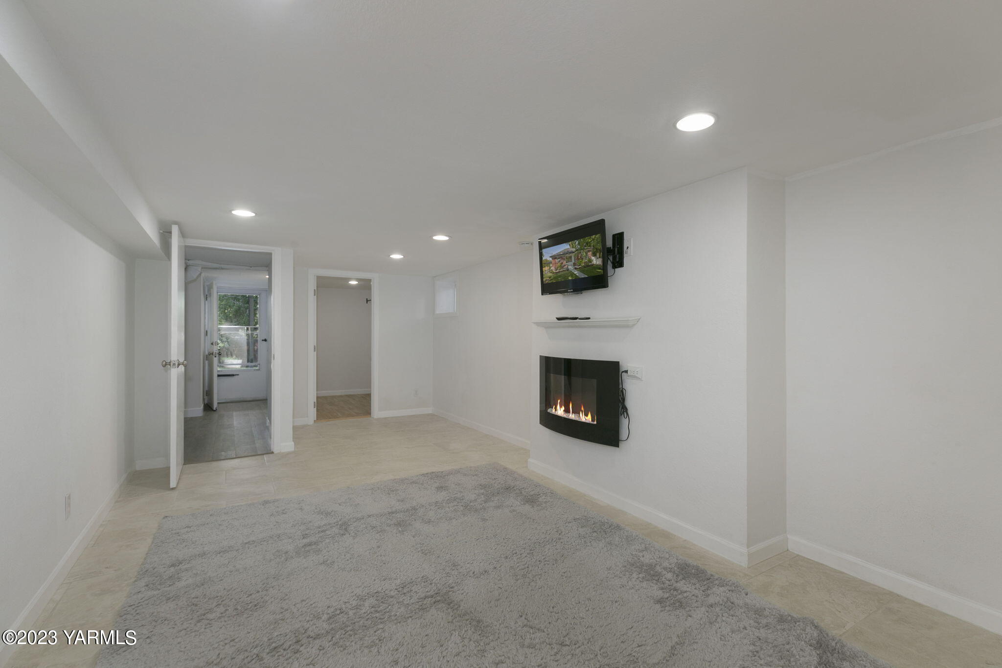 2503 Tieton Dr