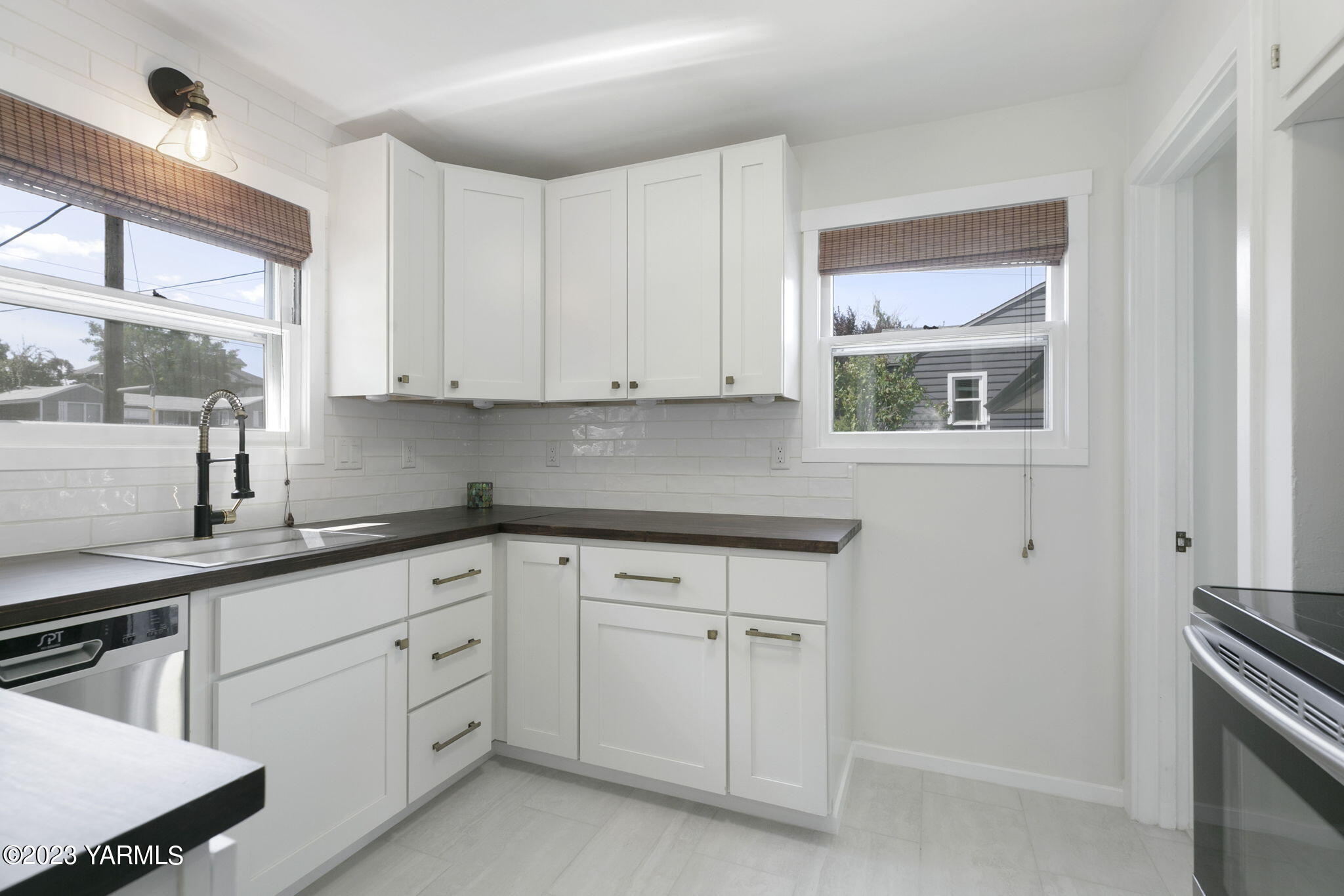 2503 Tieton Dr