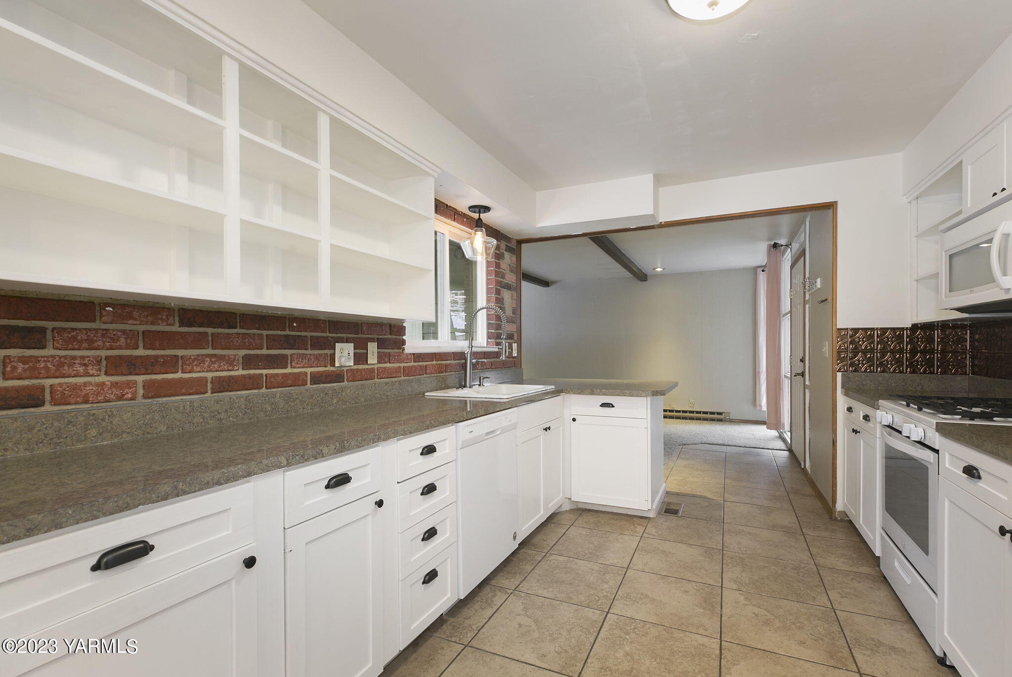 19 Belgold Dr