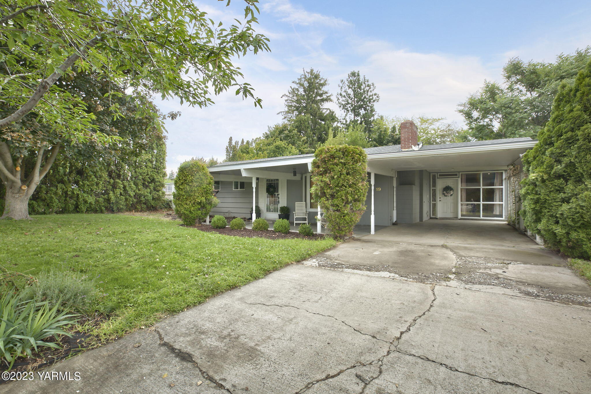 19 Belgold Dr