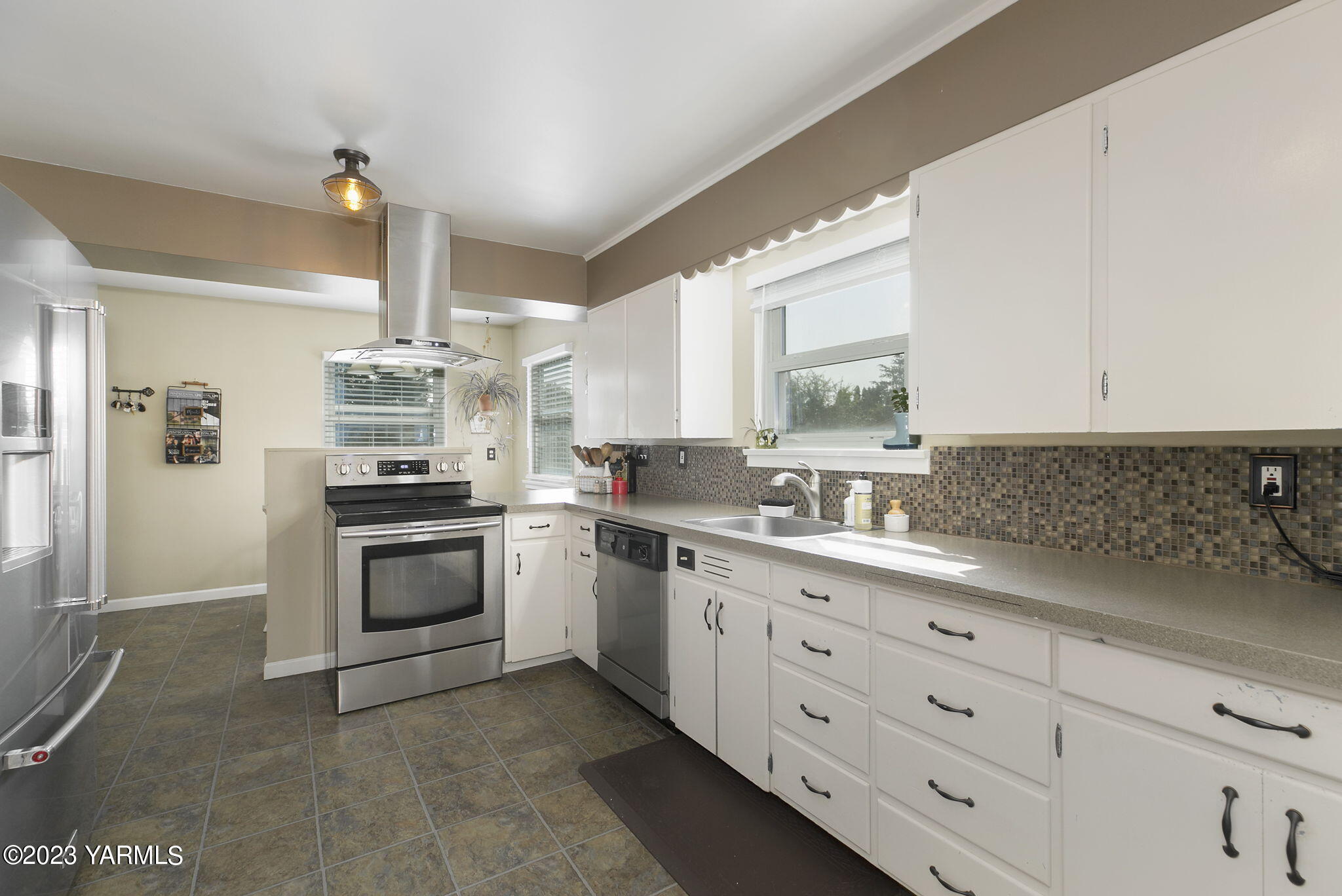 609 N 32nd Ave