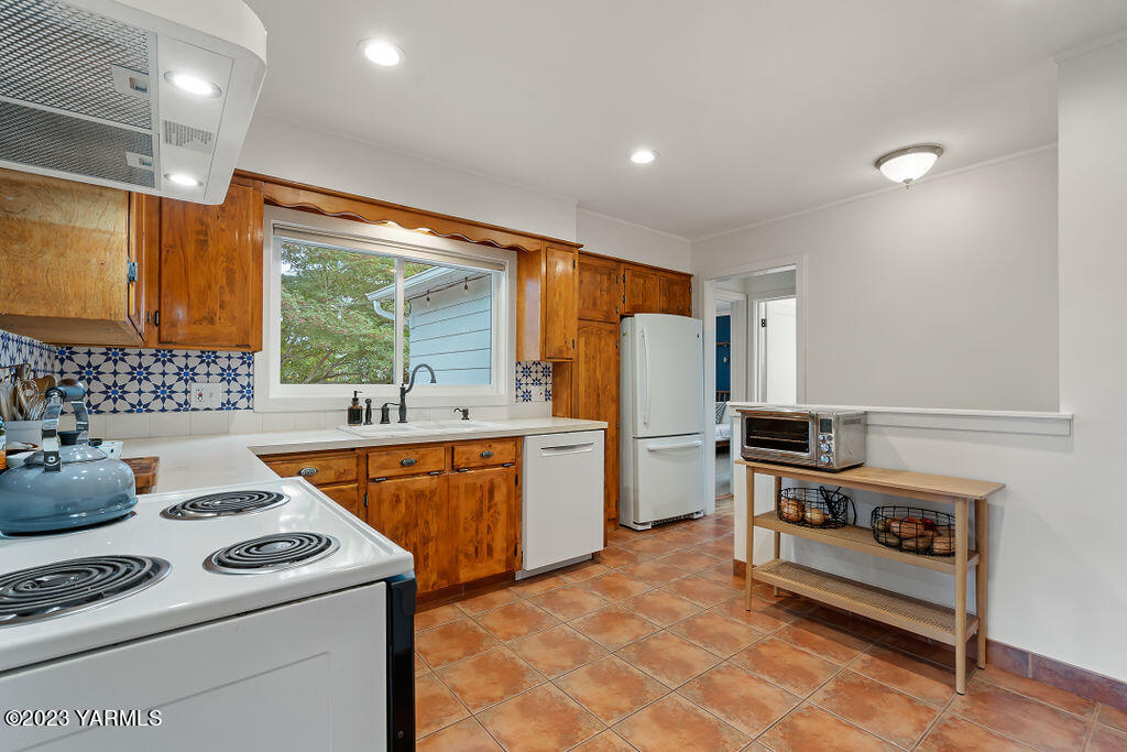 604 S 30th Ave