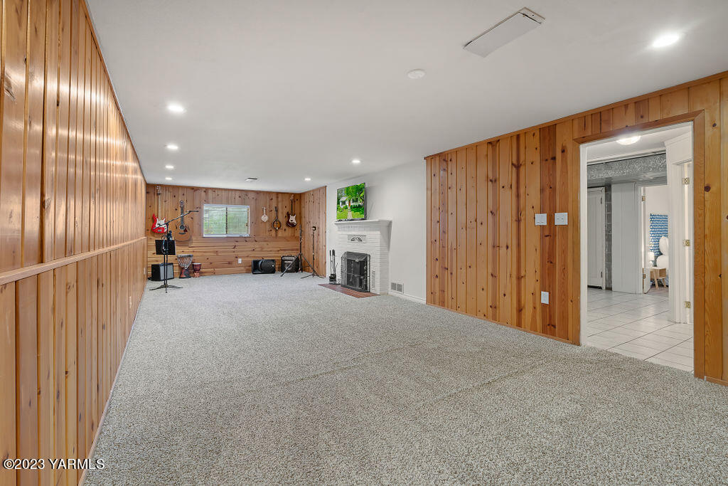 604 S 30th Ave