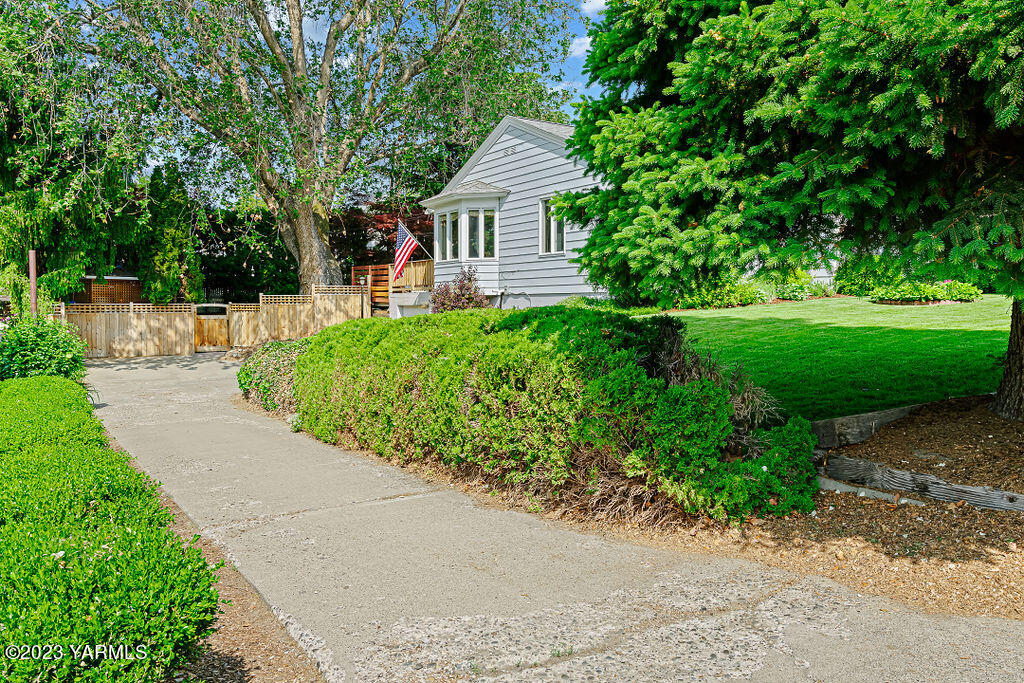604 S 30th Ave