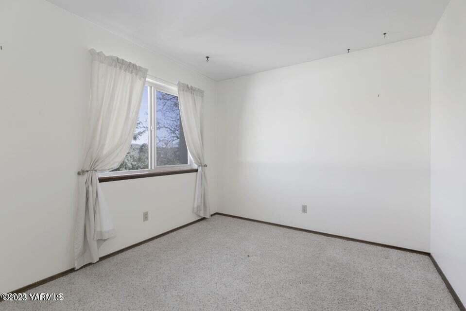 10 Crest Cir