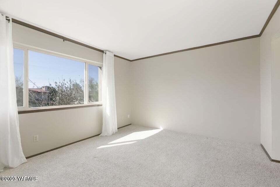 10 Crest Cir