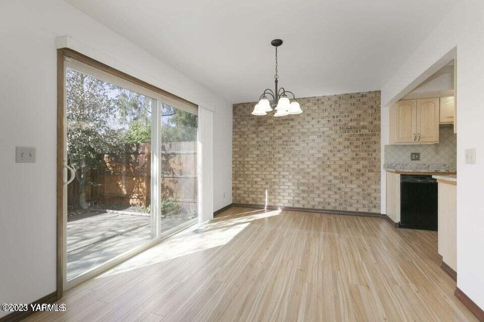 10 Crest Cir
