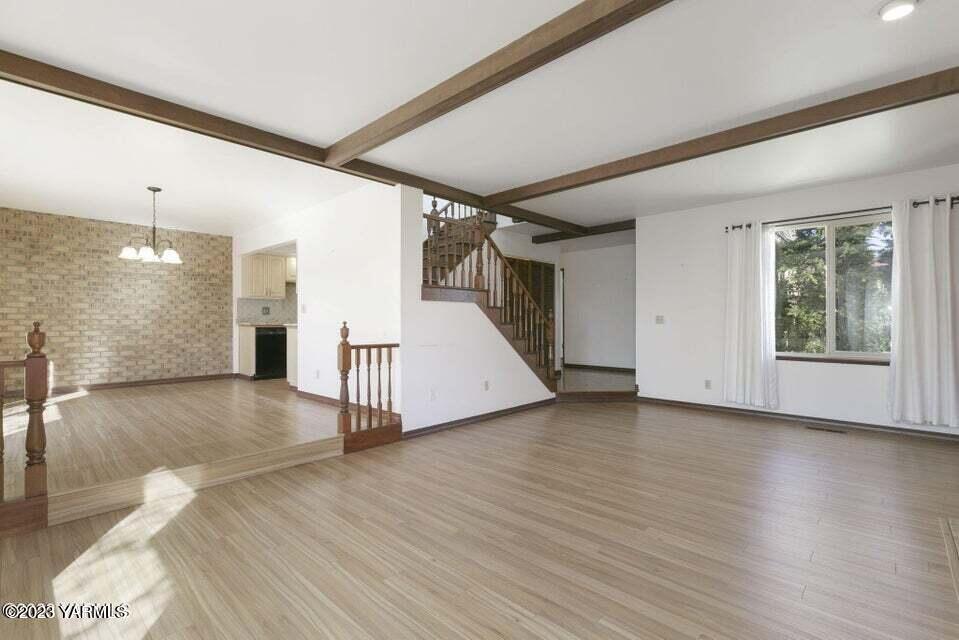10 Crest Cir