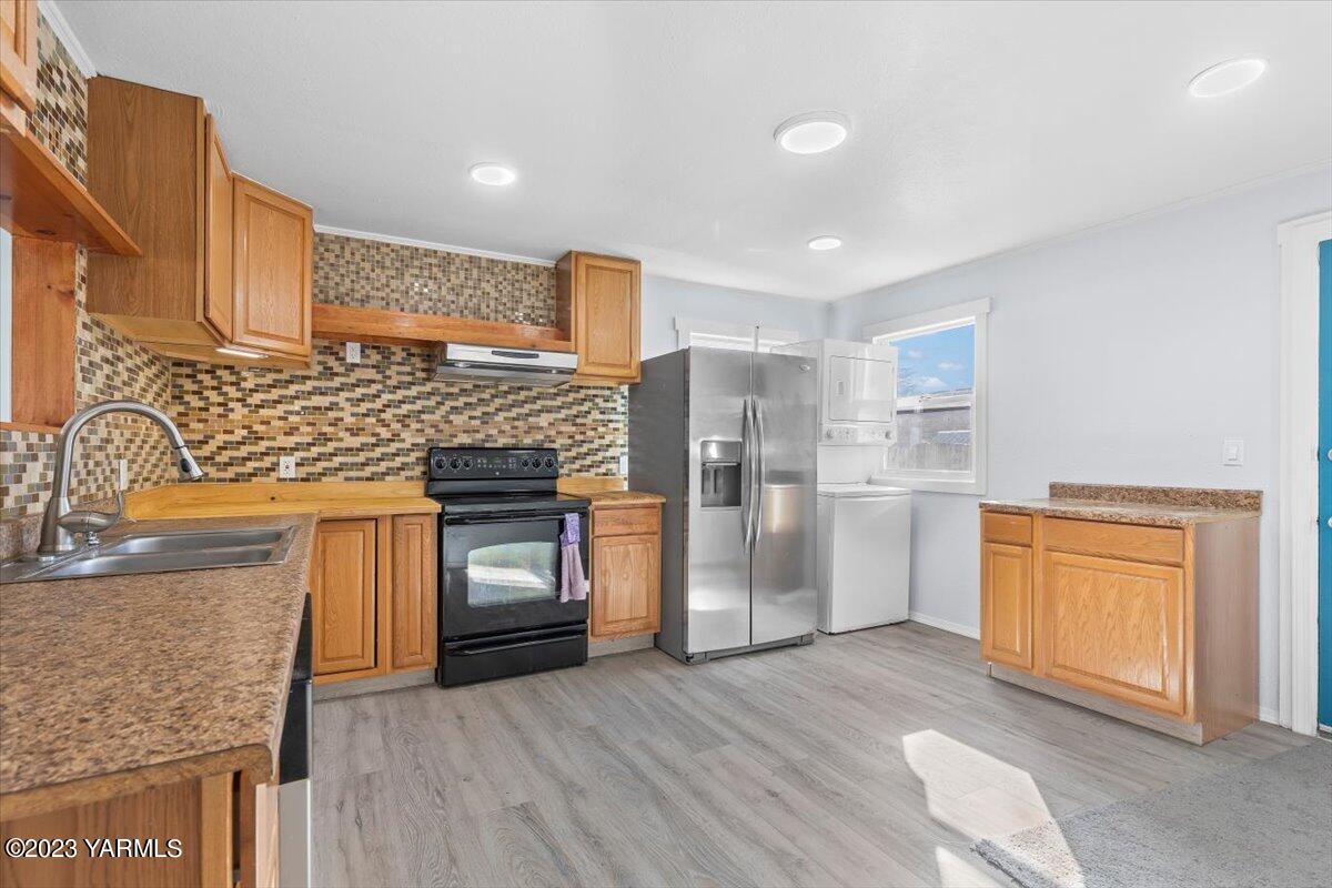 206 Locust St