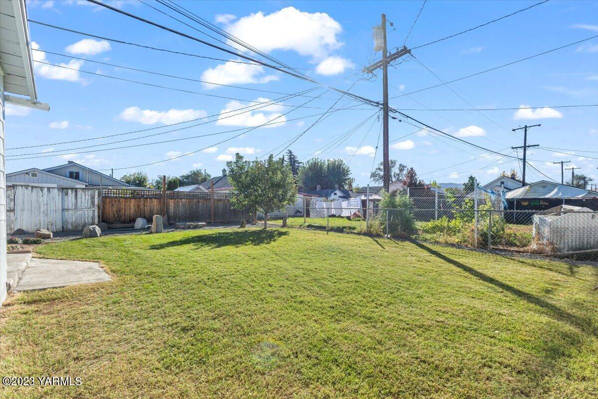 206 Locust St