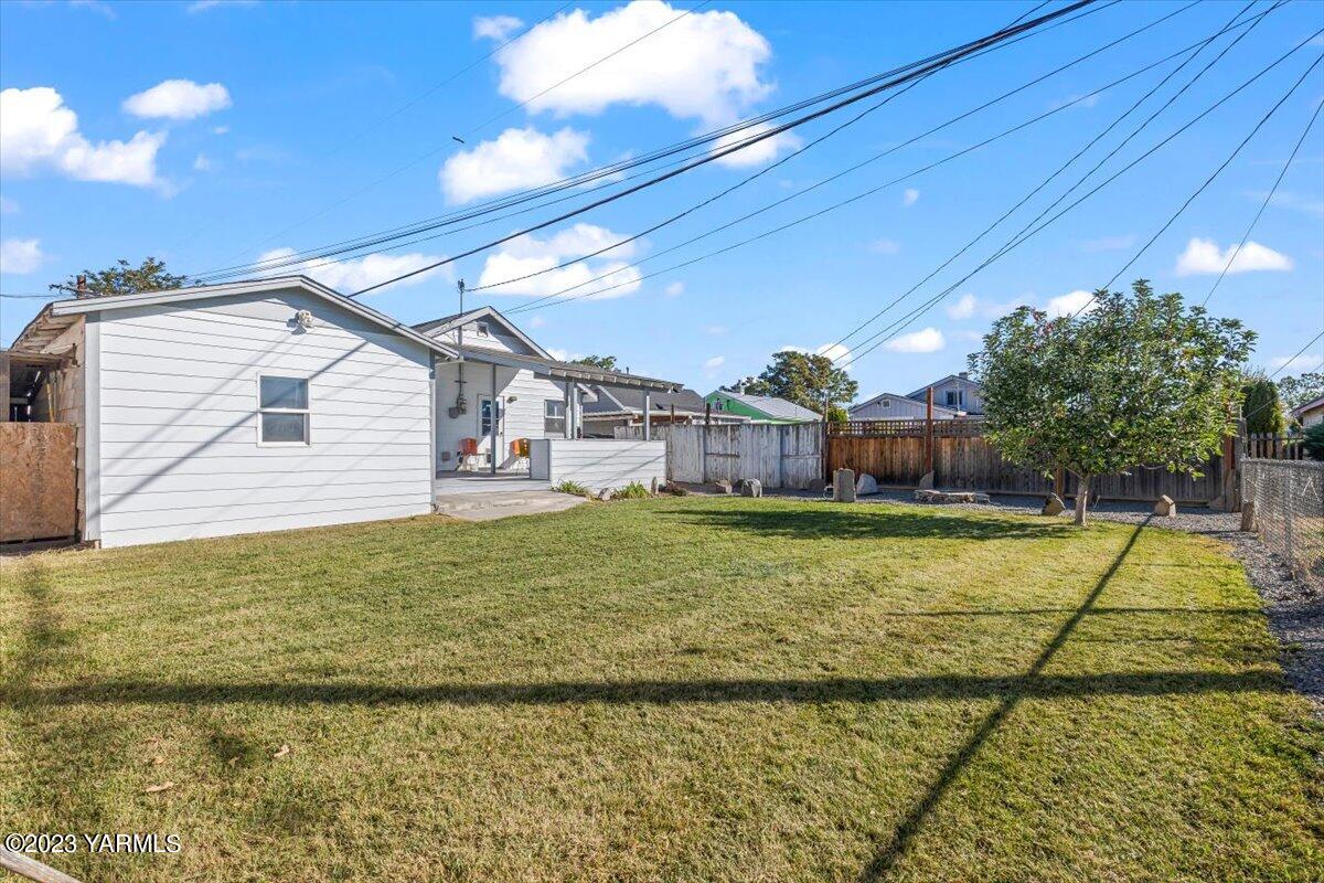 206 Locust St