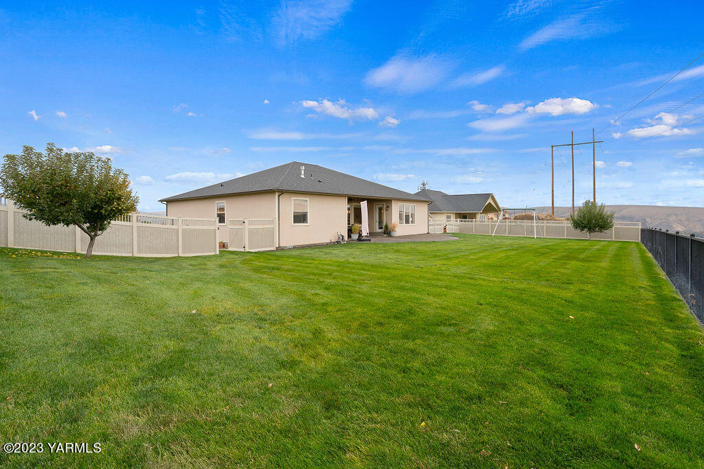 1302 W Goodlander Rd