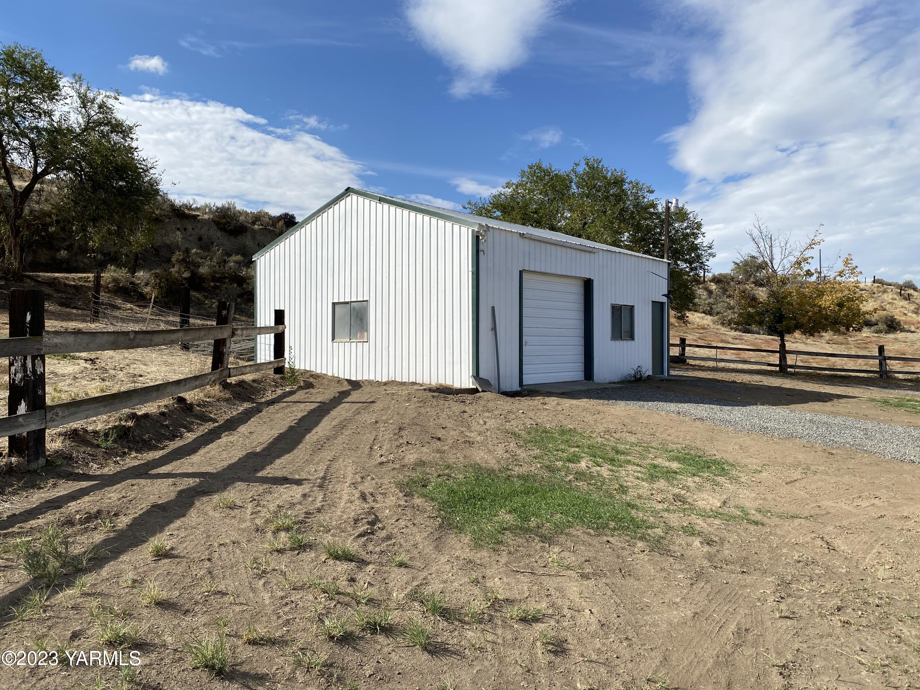 2 Medowbrook Rd