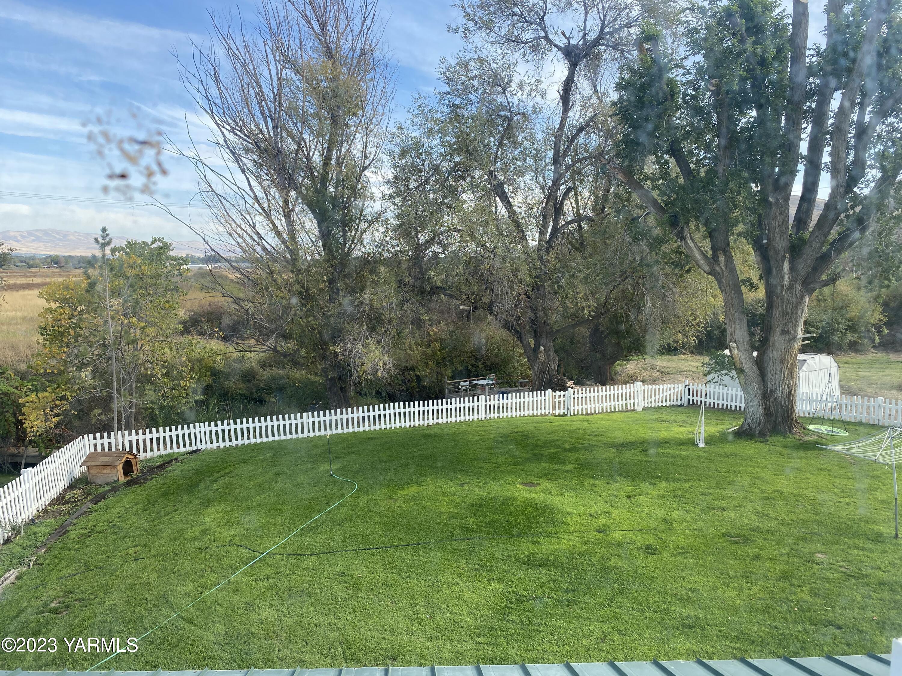 2 Medowbrook Rd