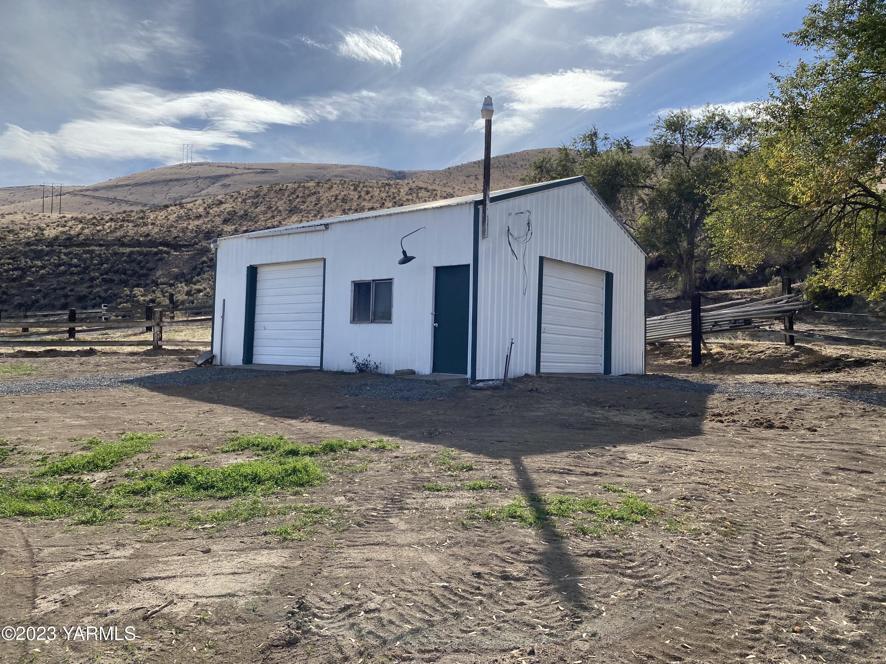 2 Medowbrook Rd