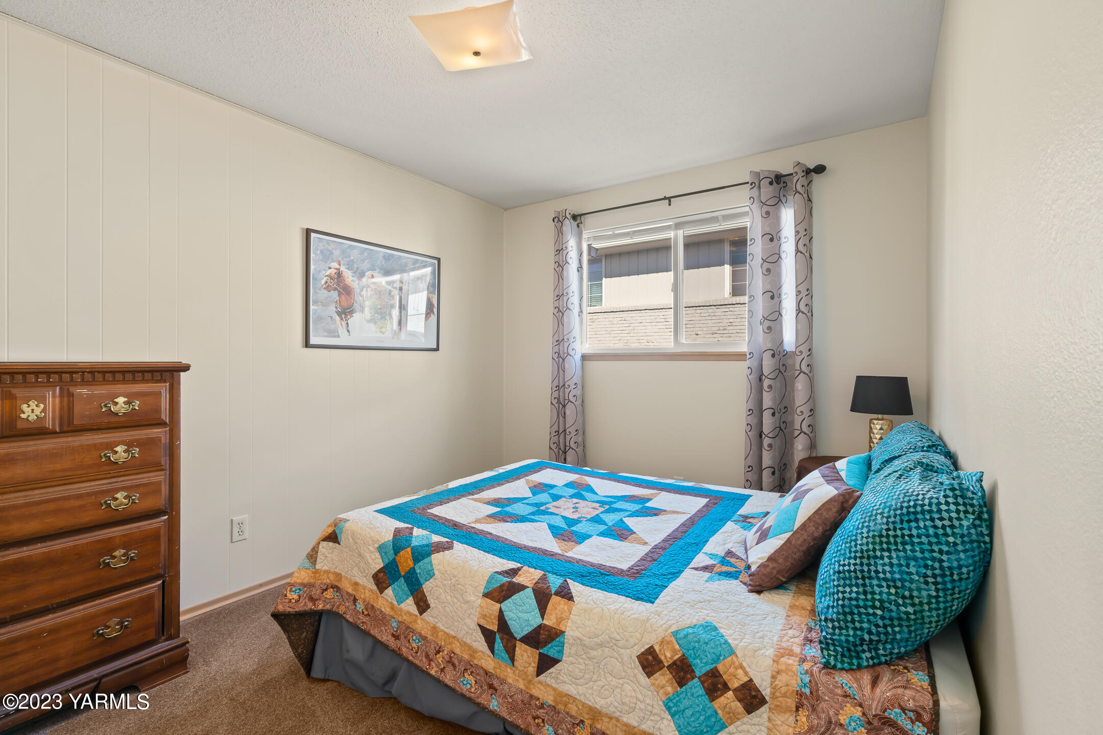 415 N 60th Ave