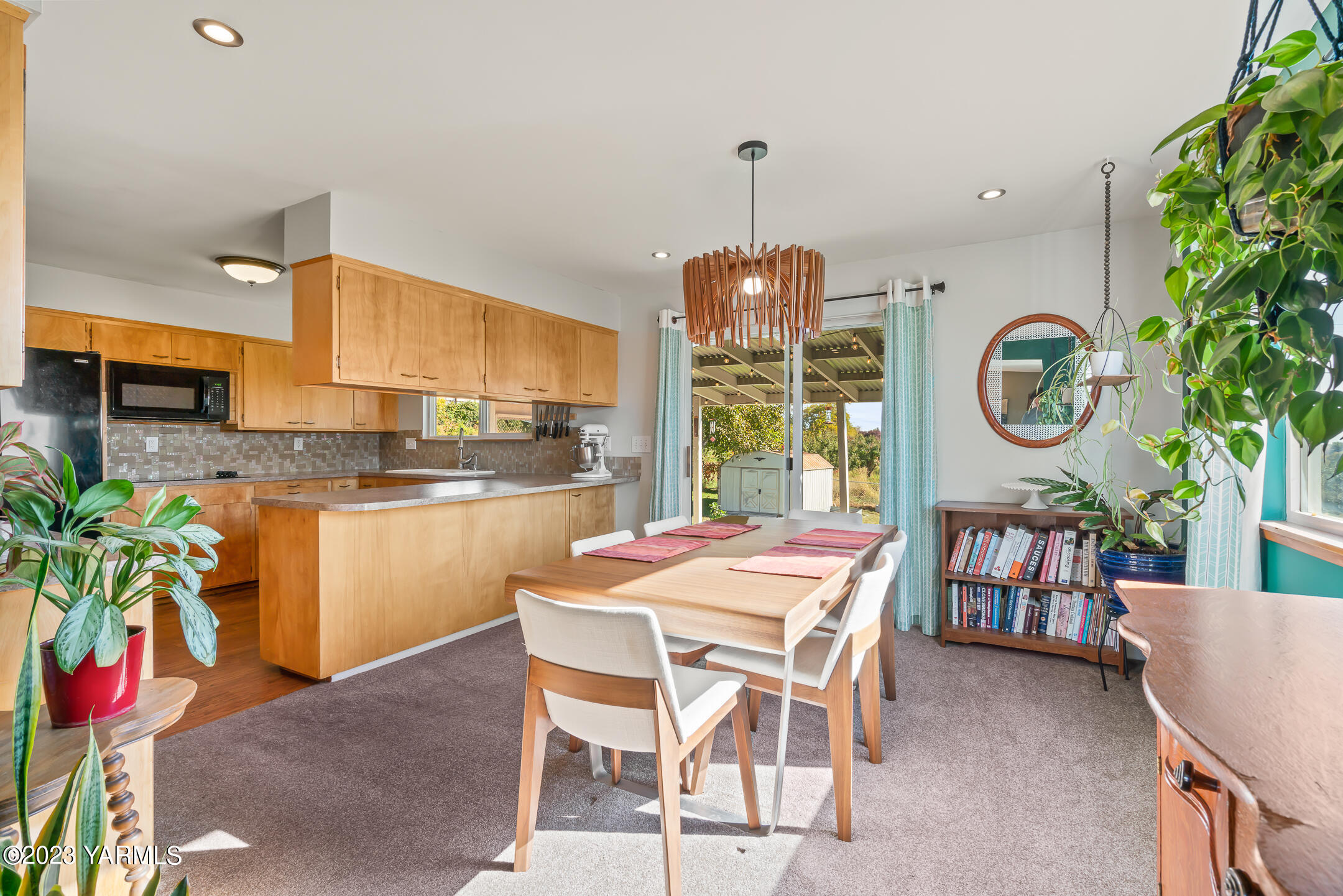415 N 60th Ave
