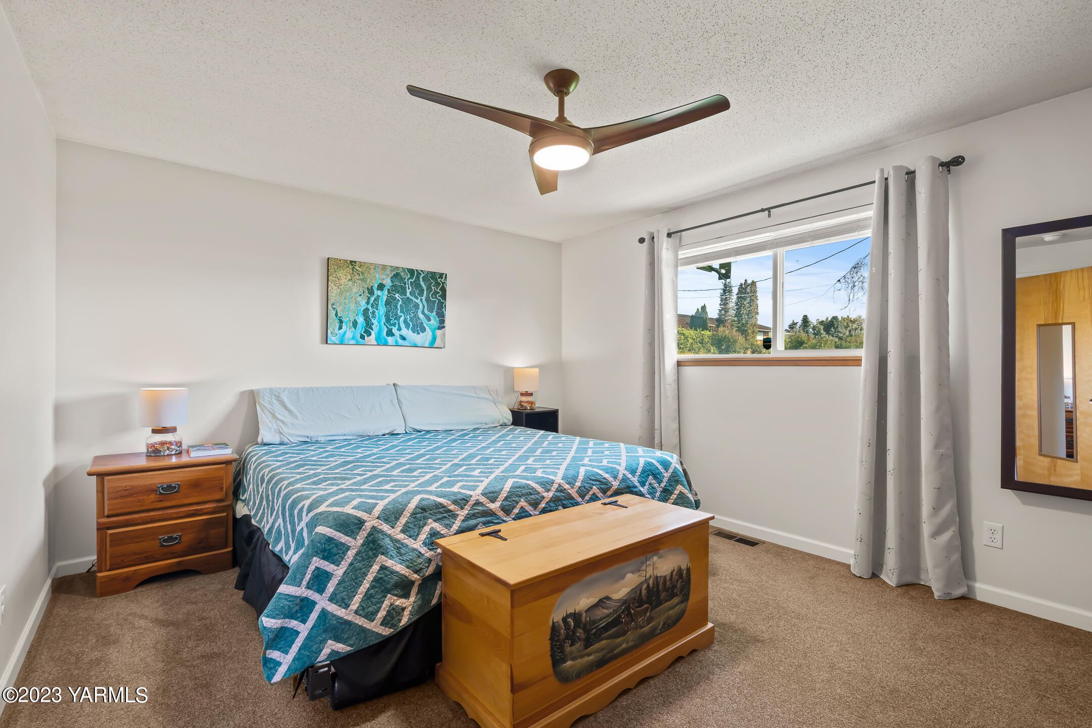 415 N 60th Ave