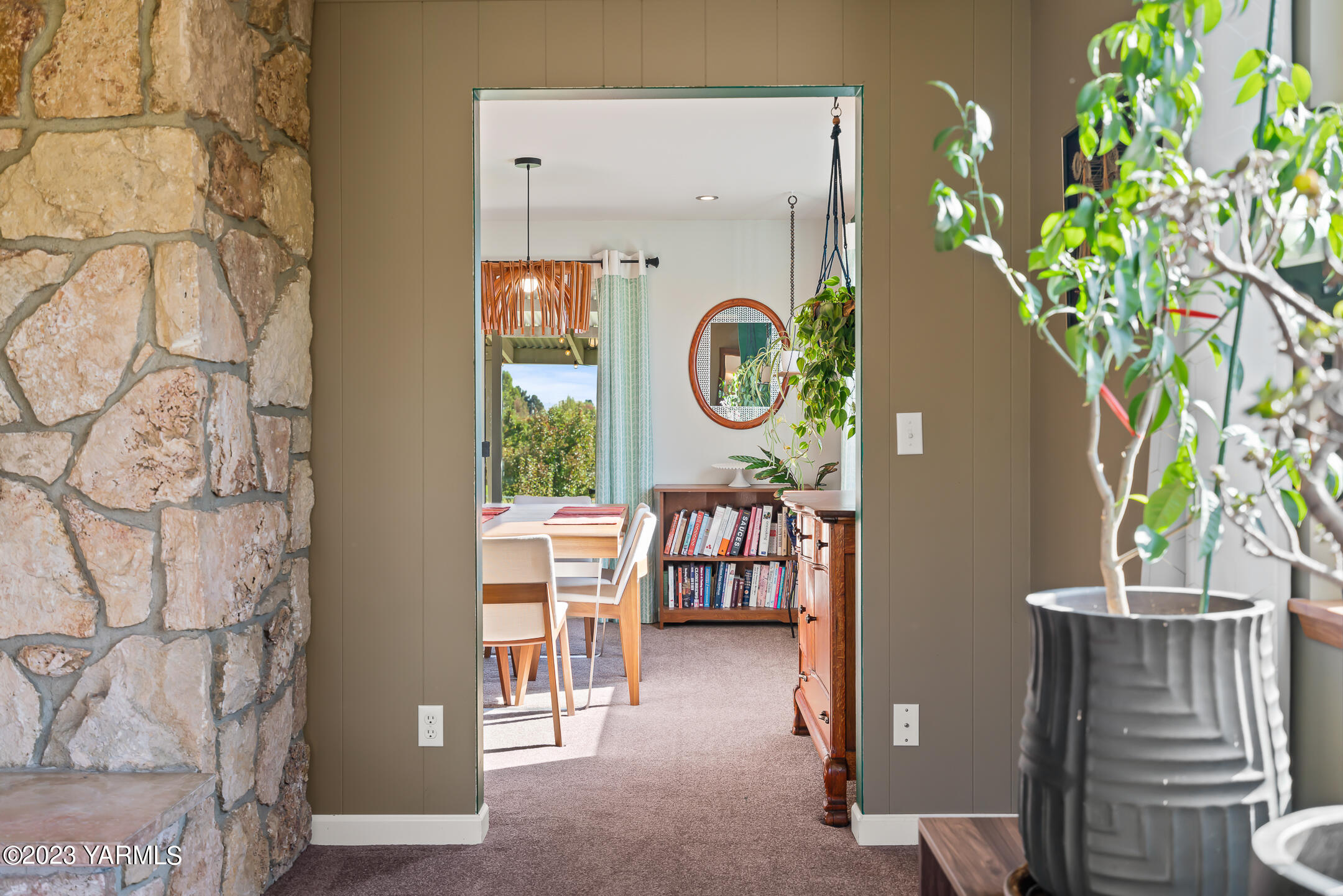 415 N 60th Ave