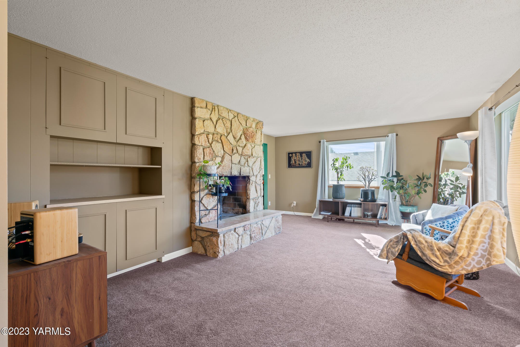 415 N 60th Ave
