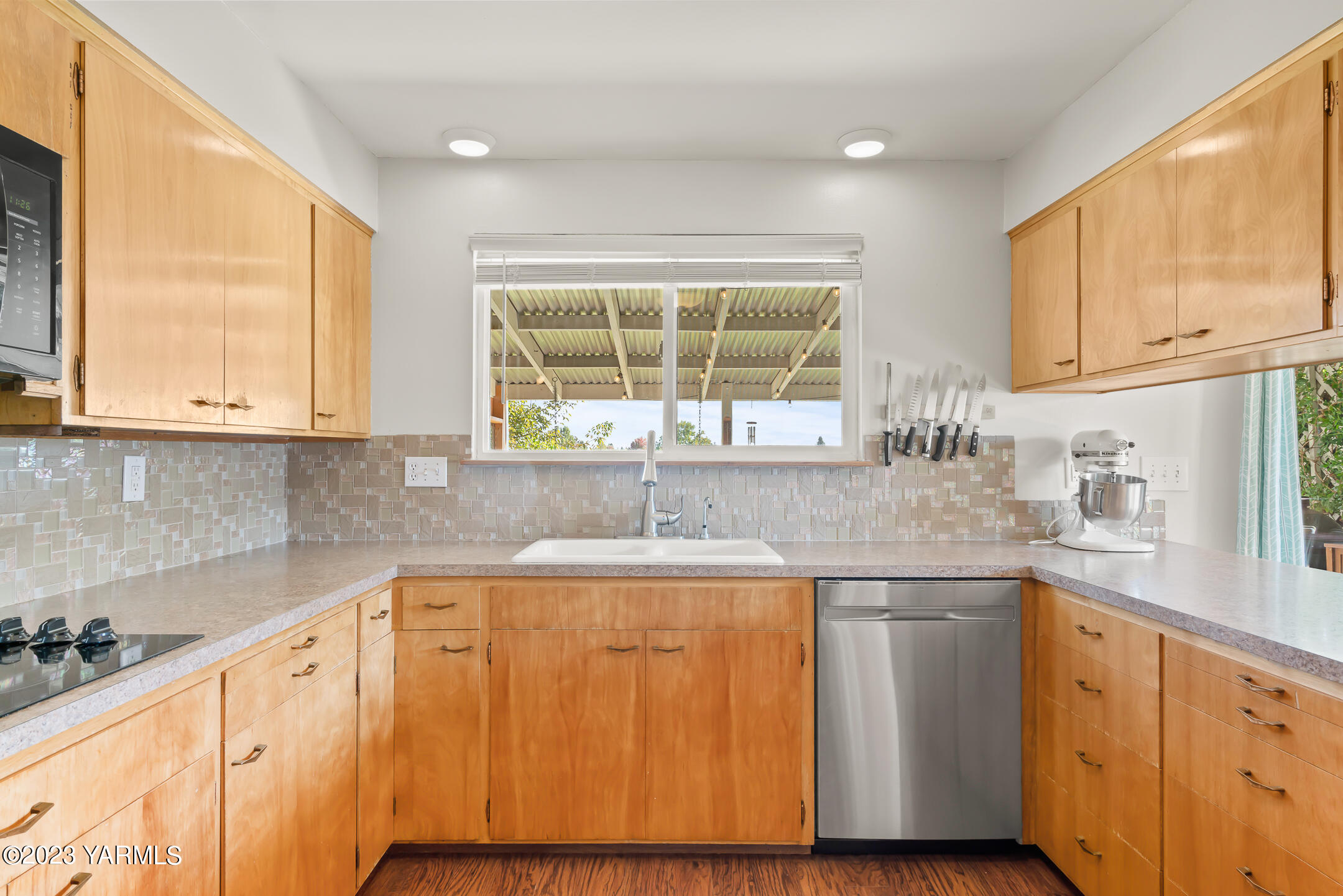 415 N 60th Ave
