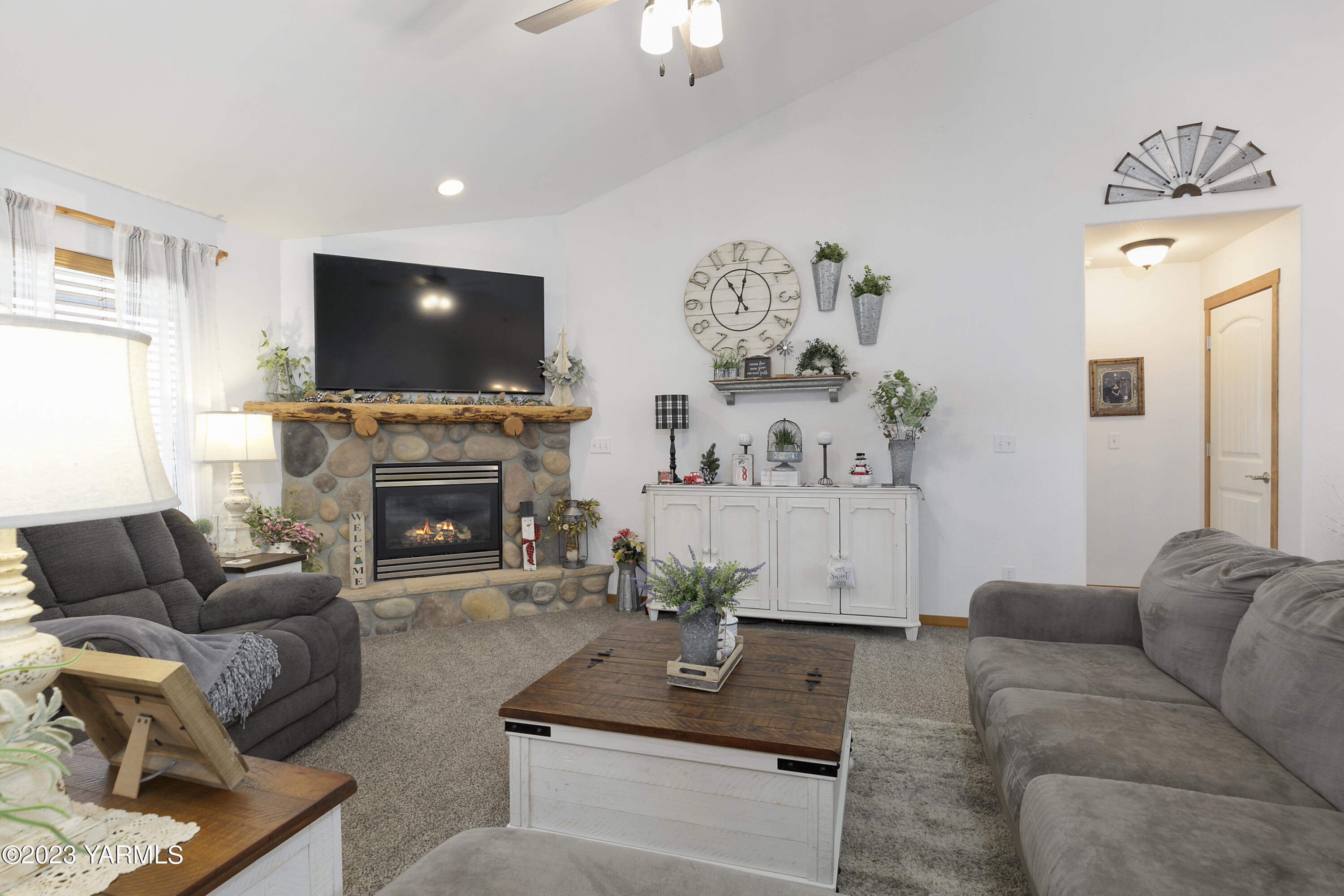 1209 Mayer Ct