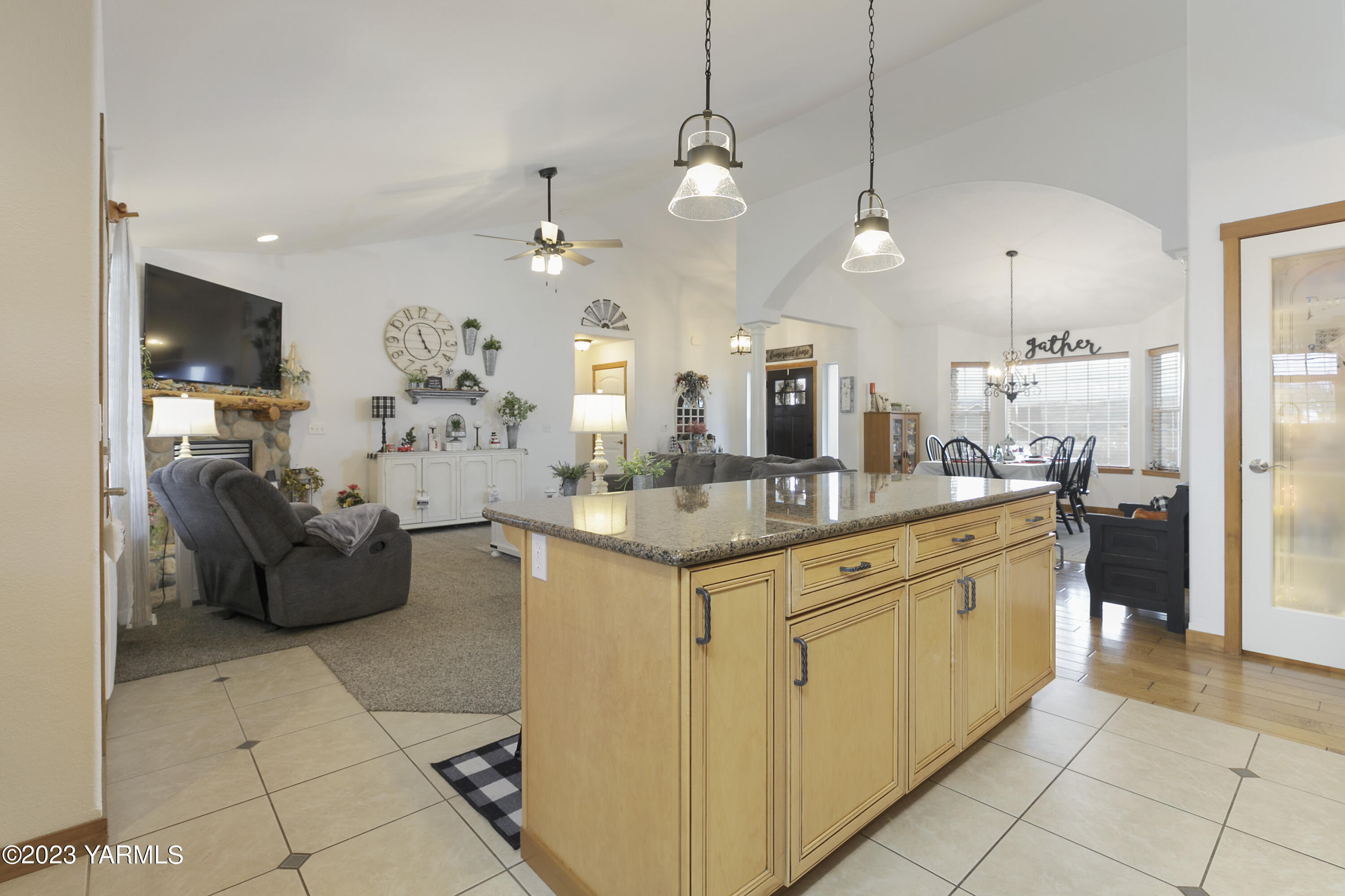 1209 Mayer Ct