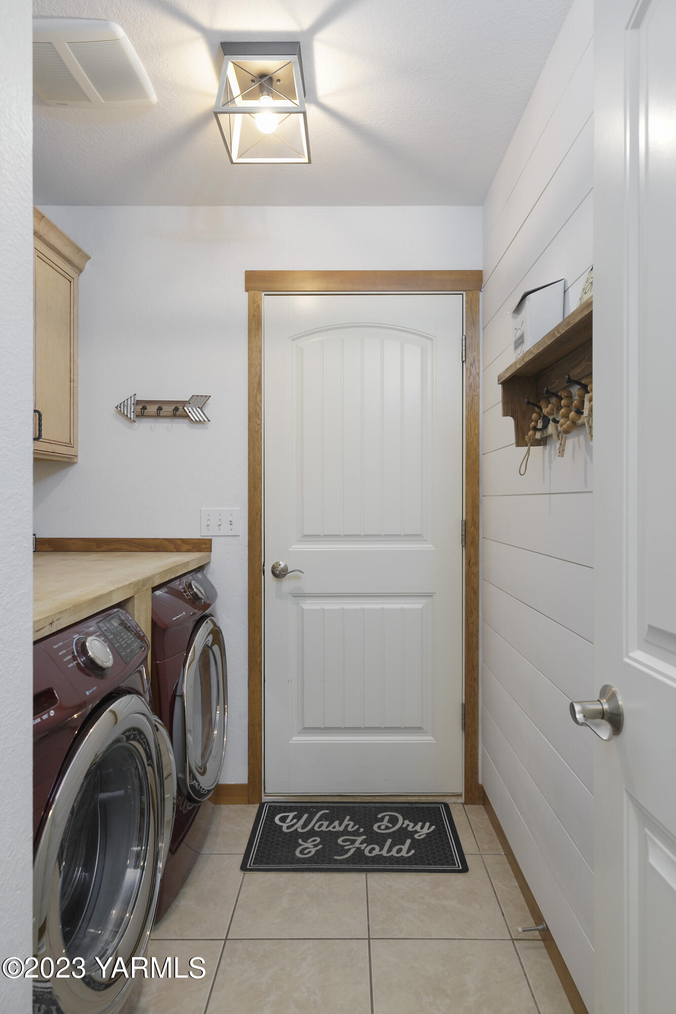 1209 Mayer Ct