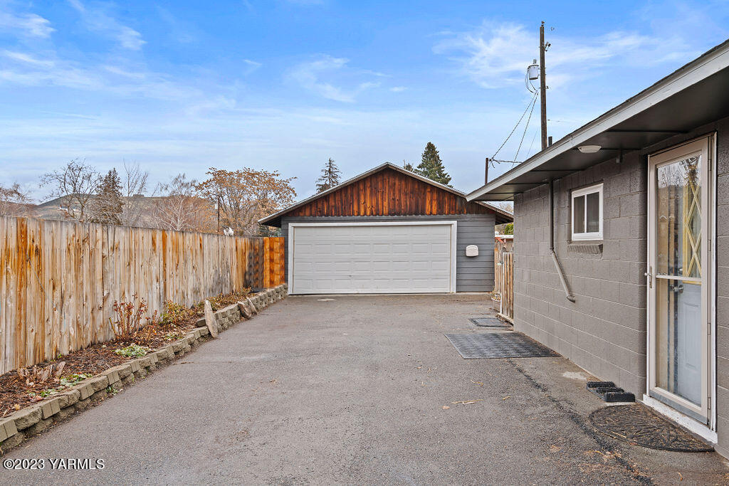 33 Shafer Ave