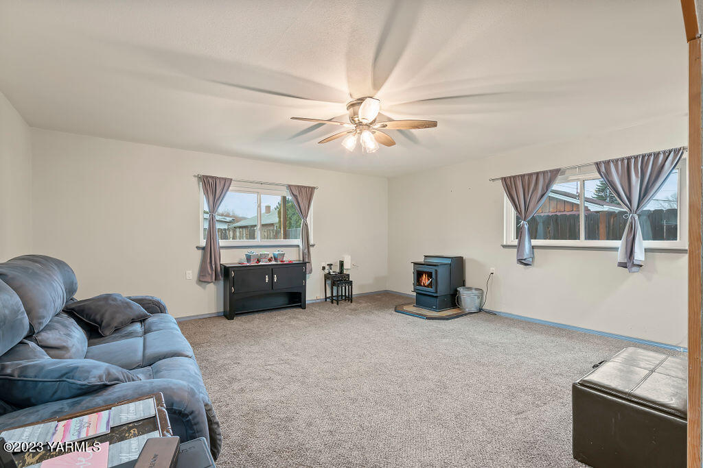 33 Shafer Ave
