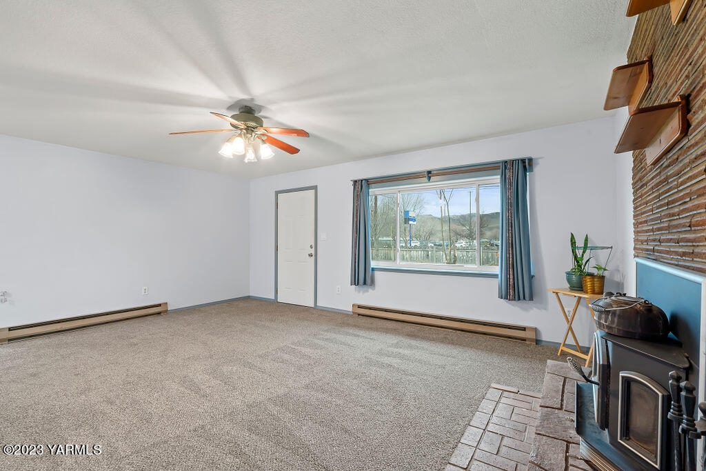 33 Shafer Ave