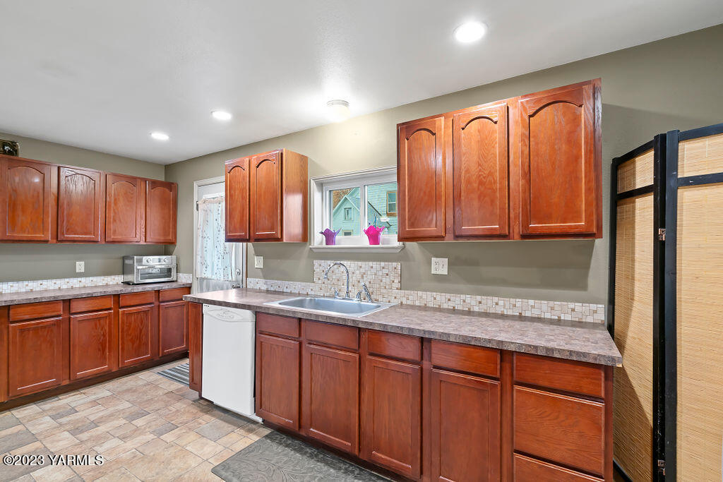 33 Shafer Ave