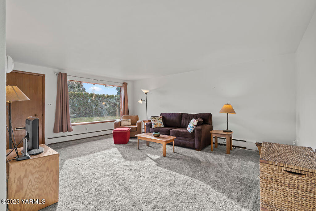 1501 W Chestnut Ave Unit: 5