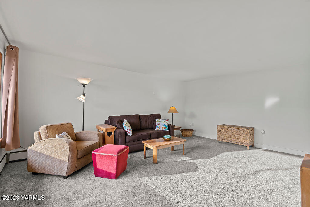1501 W Chestnut Ave Unit: 5