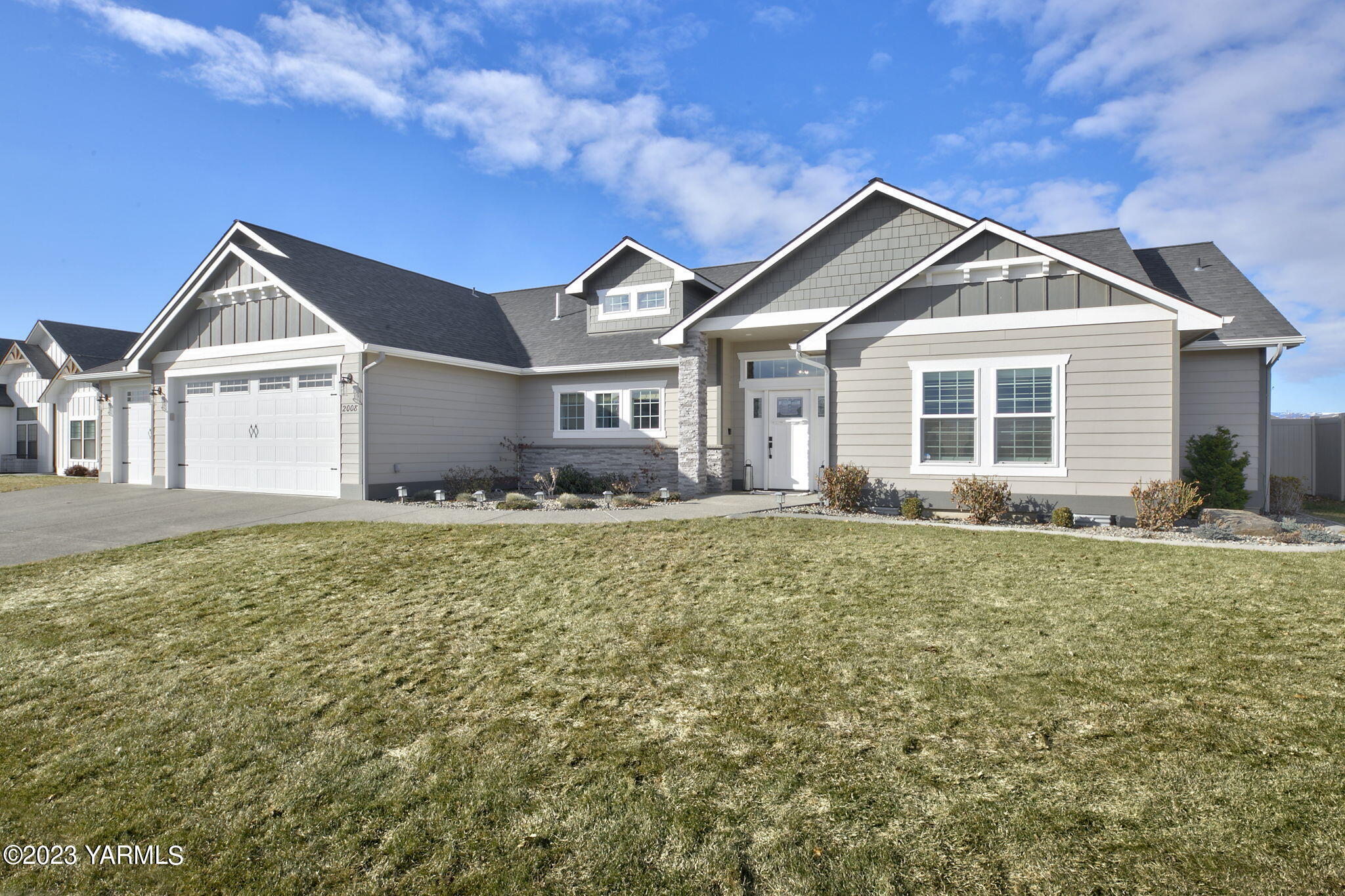 2008 S 93rd Ave