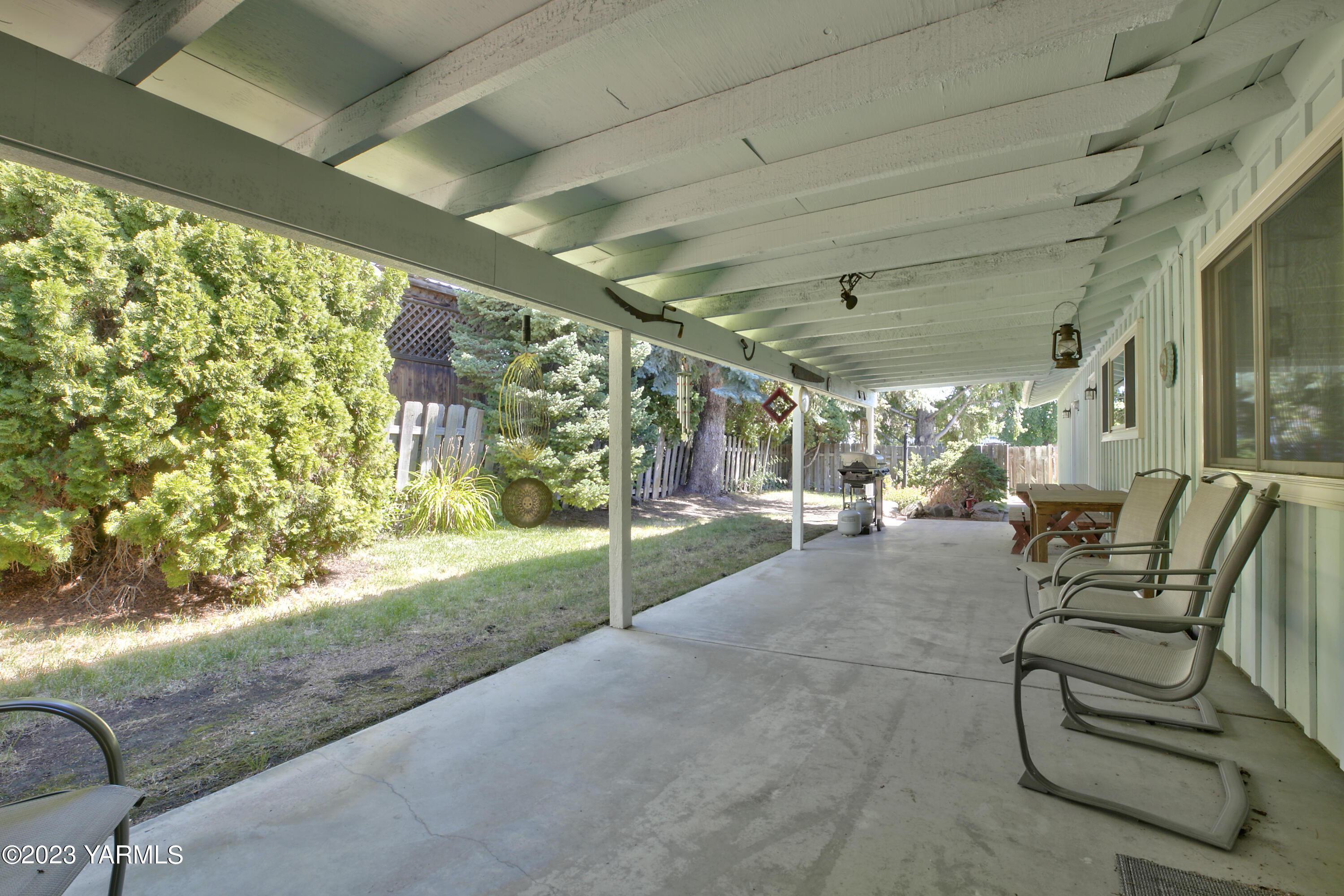 4211 Bell Ave