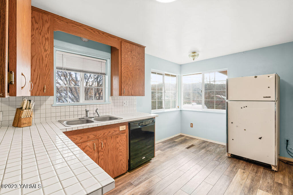 207 W 4th St