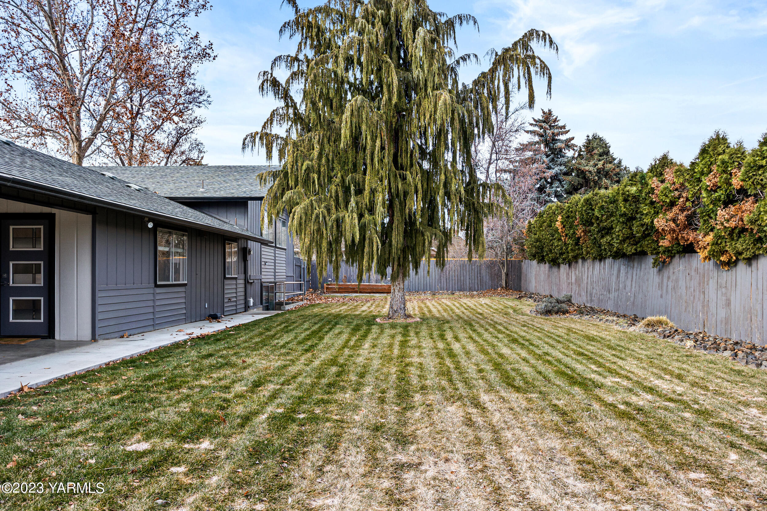 1201 S 46th Ave