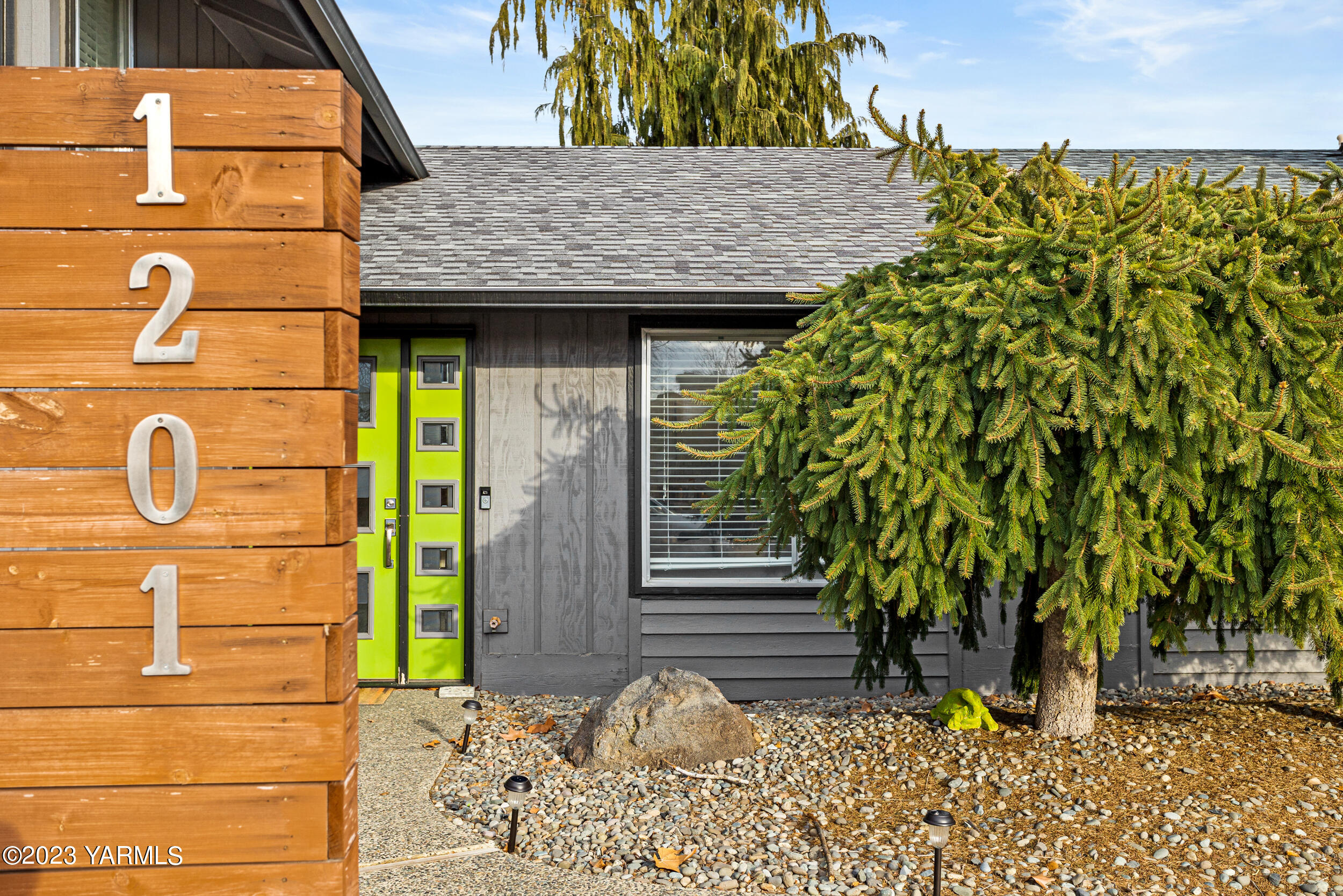 1201 S 46th Ave