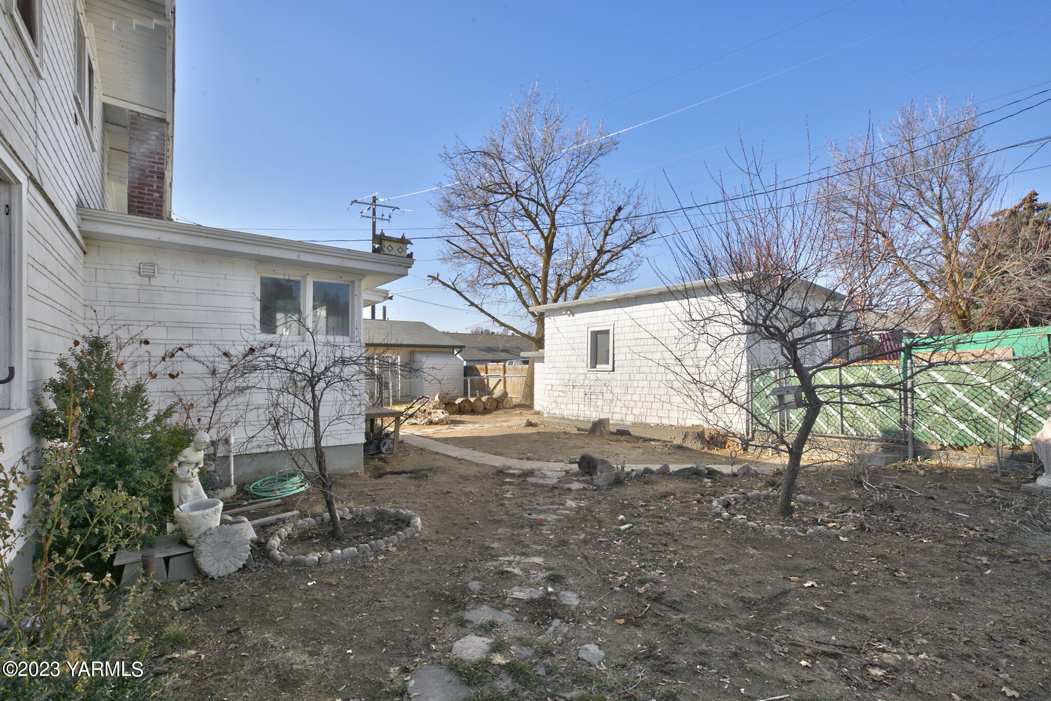 110 N 3rd St