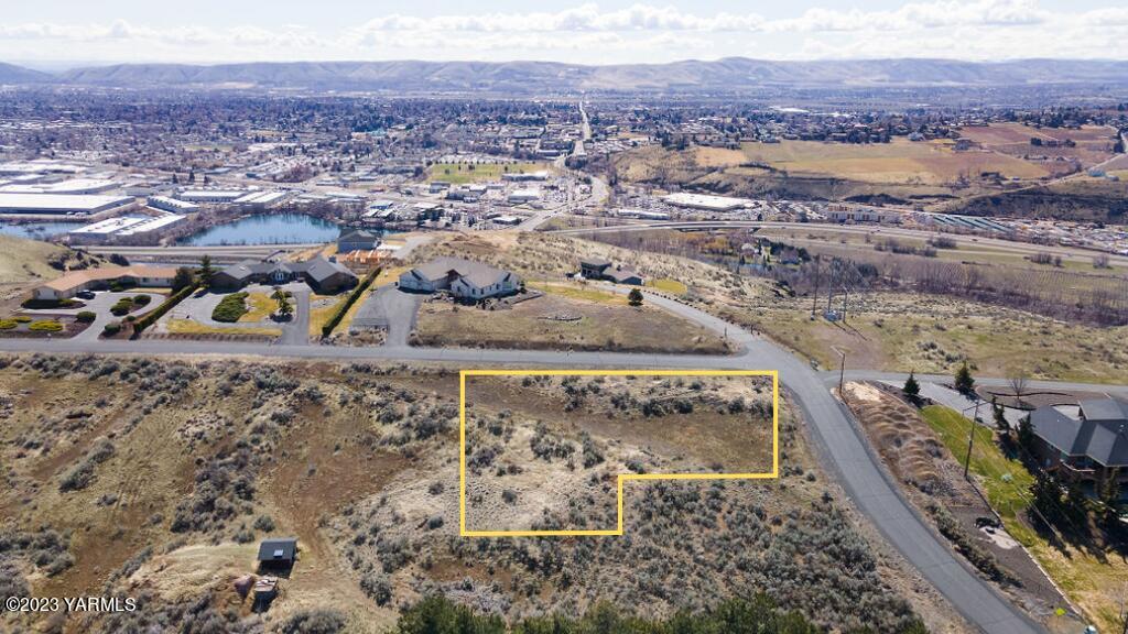 101 Lookout Point Dr